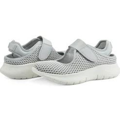 Slip Ons|Slip Ons><noscript><img width=