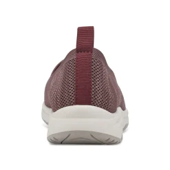 Traveltime Family|Sneakers><noscript><img width=